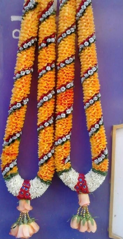 IndiaWeddingGarland_006, a bright orange marigold-style wedding garland