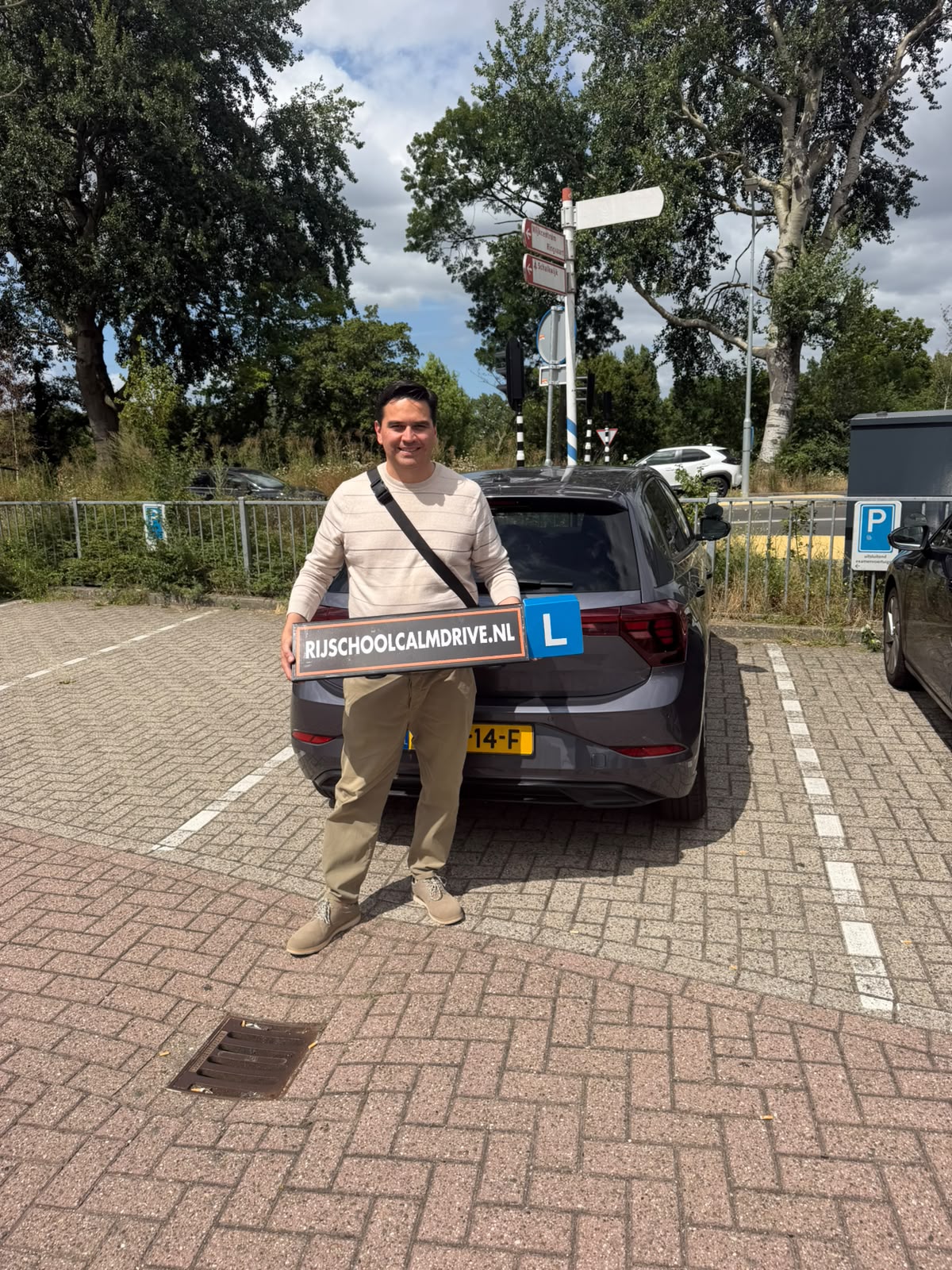Calm Drive rijscholauto's voor expats - English lessons