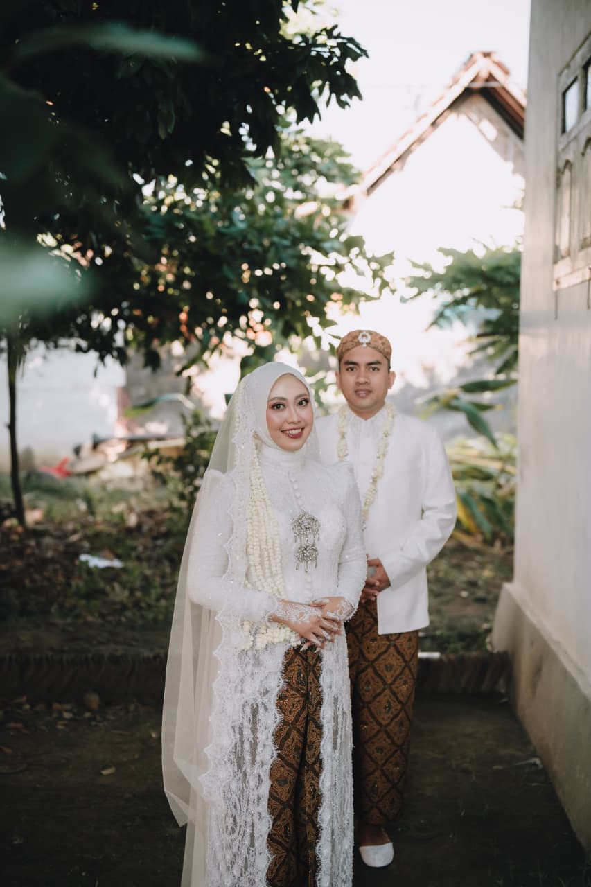 Sofi dan Gani di taman
