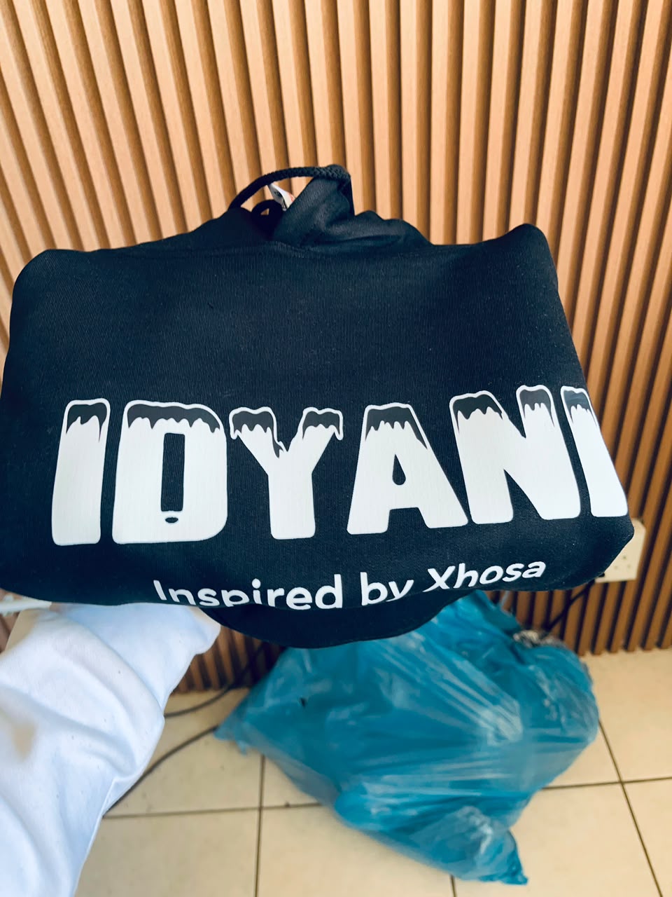 IDYANI Black T-Shirt