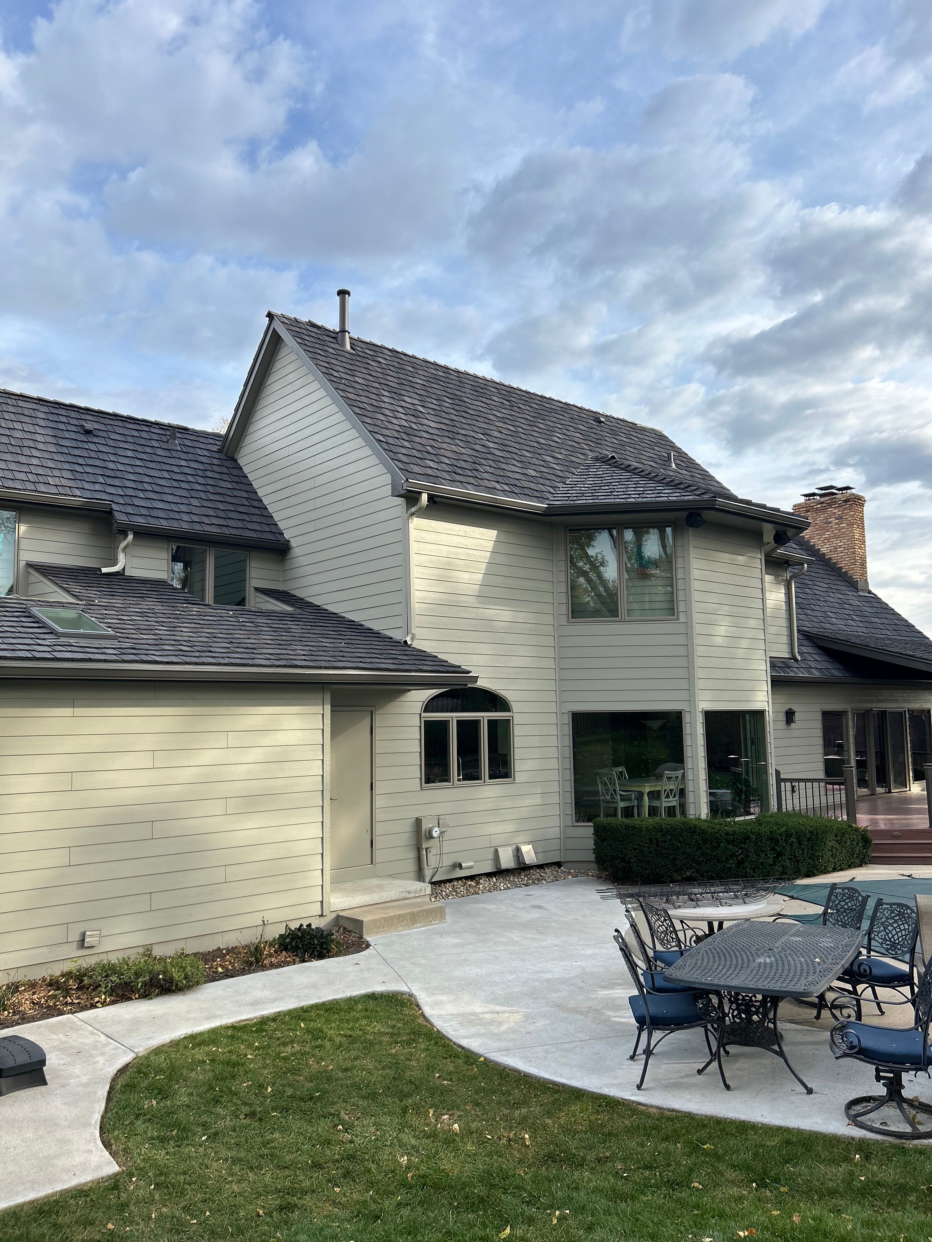 Windows installation on Omaha home by Royalty Roofing and Siding