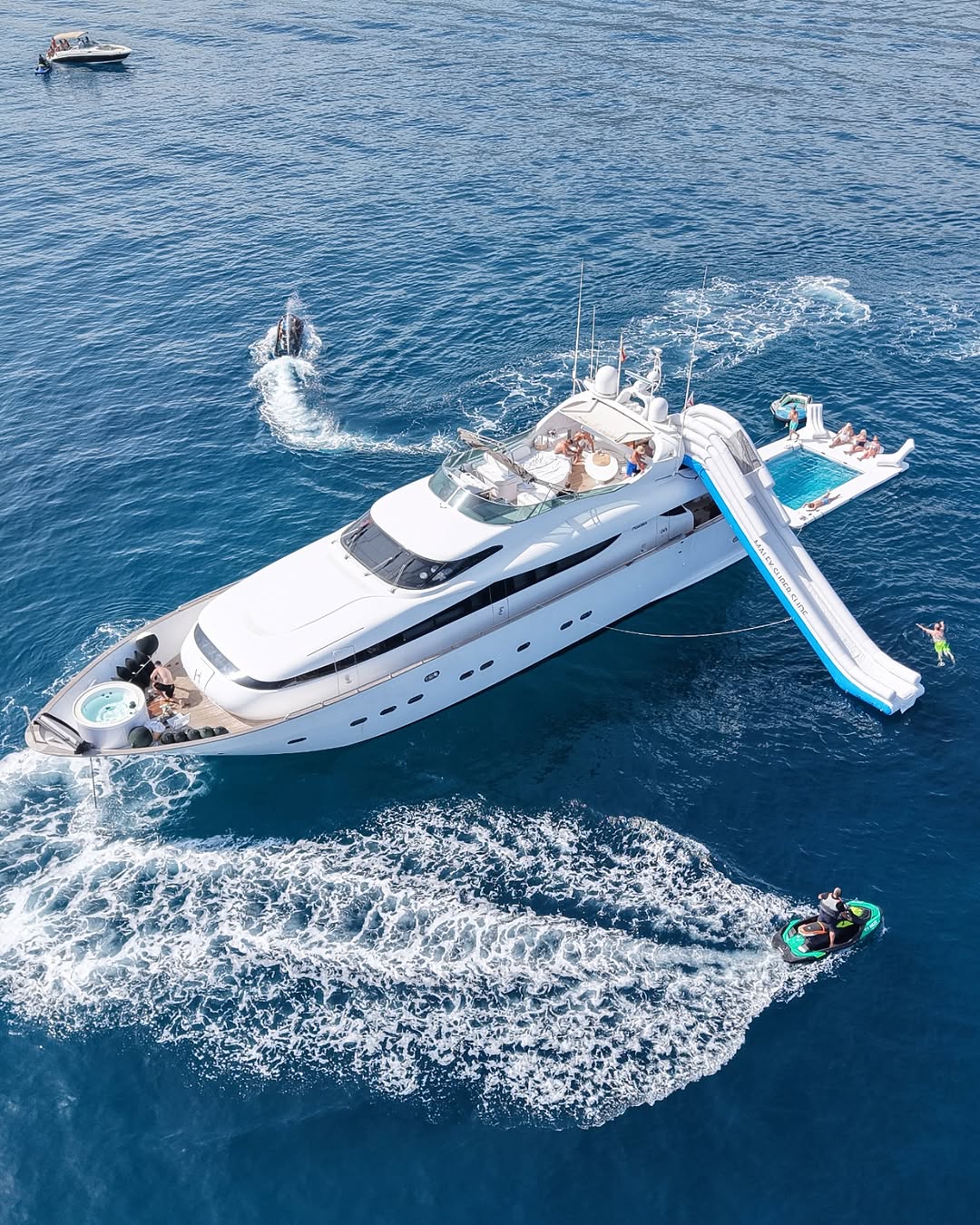 Yacht image 1