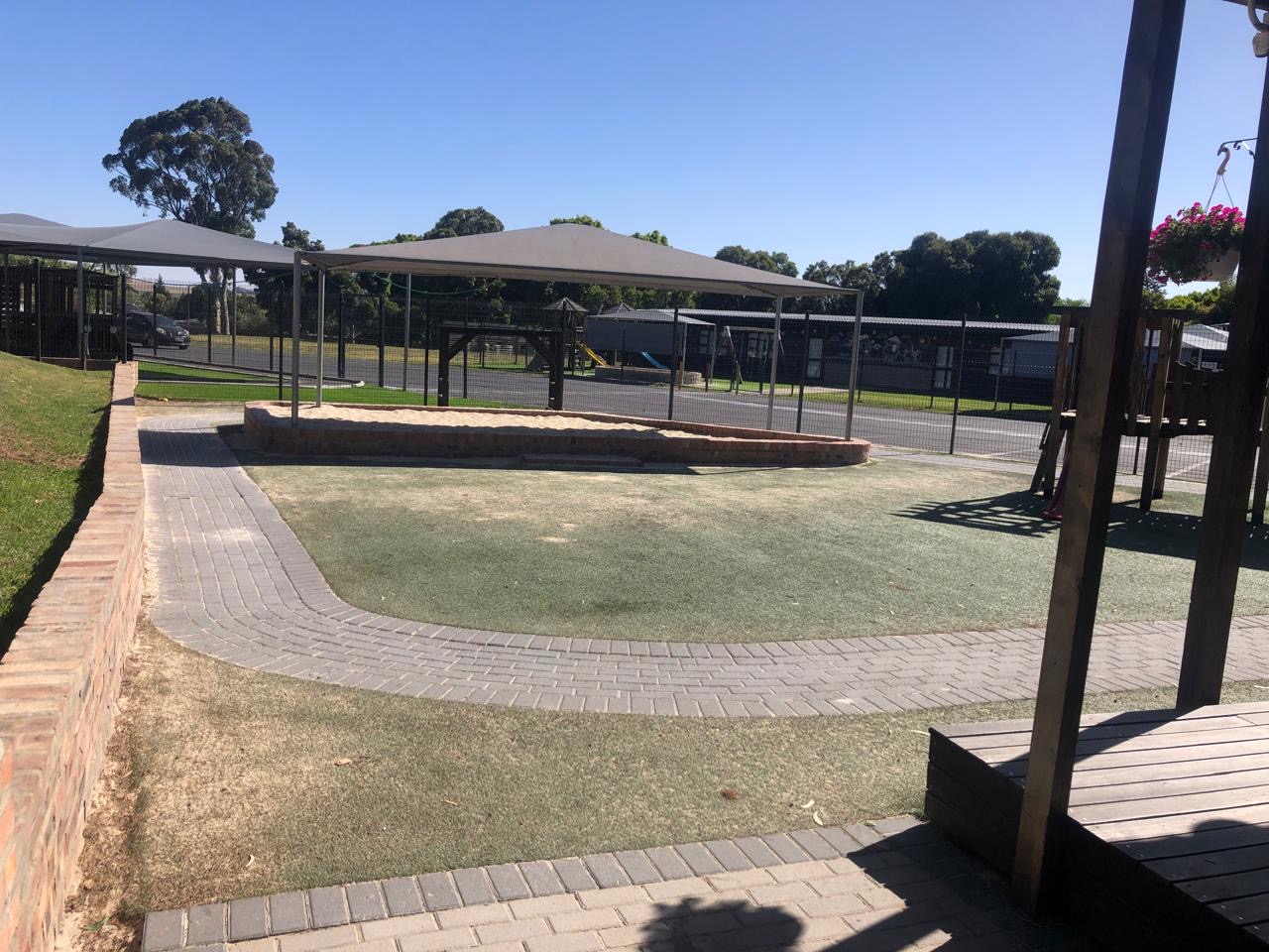 Kleuterland School before