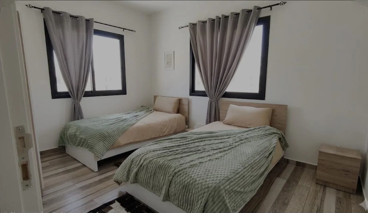 Twin bedroom