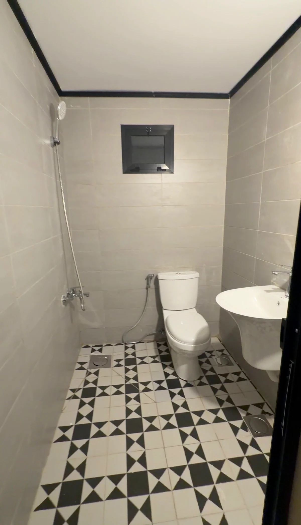 Geometric tile bathroom