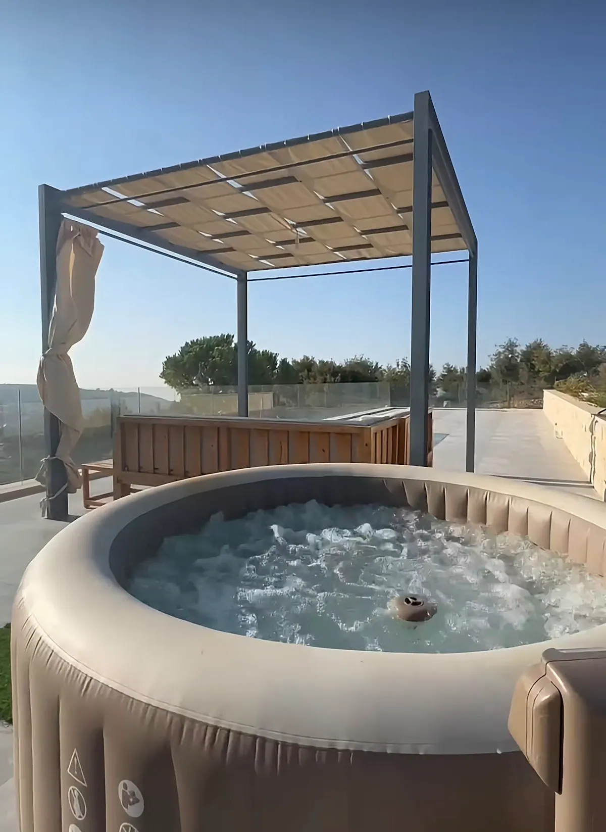 Jacuzzi area