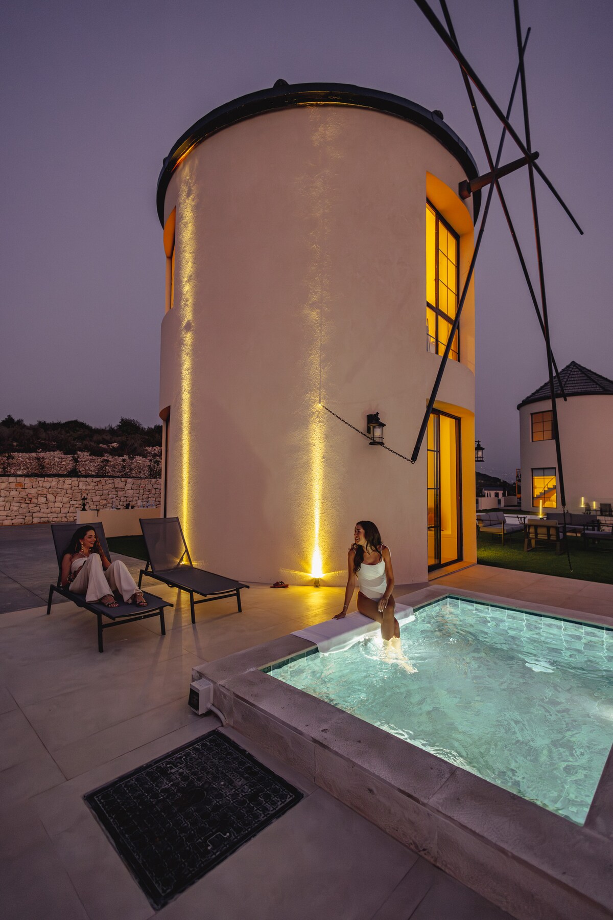 The Pool & Jacuzzi