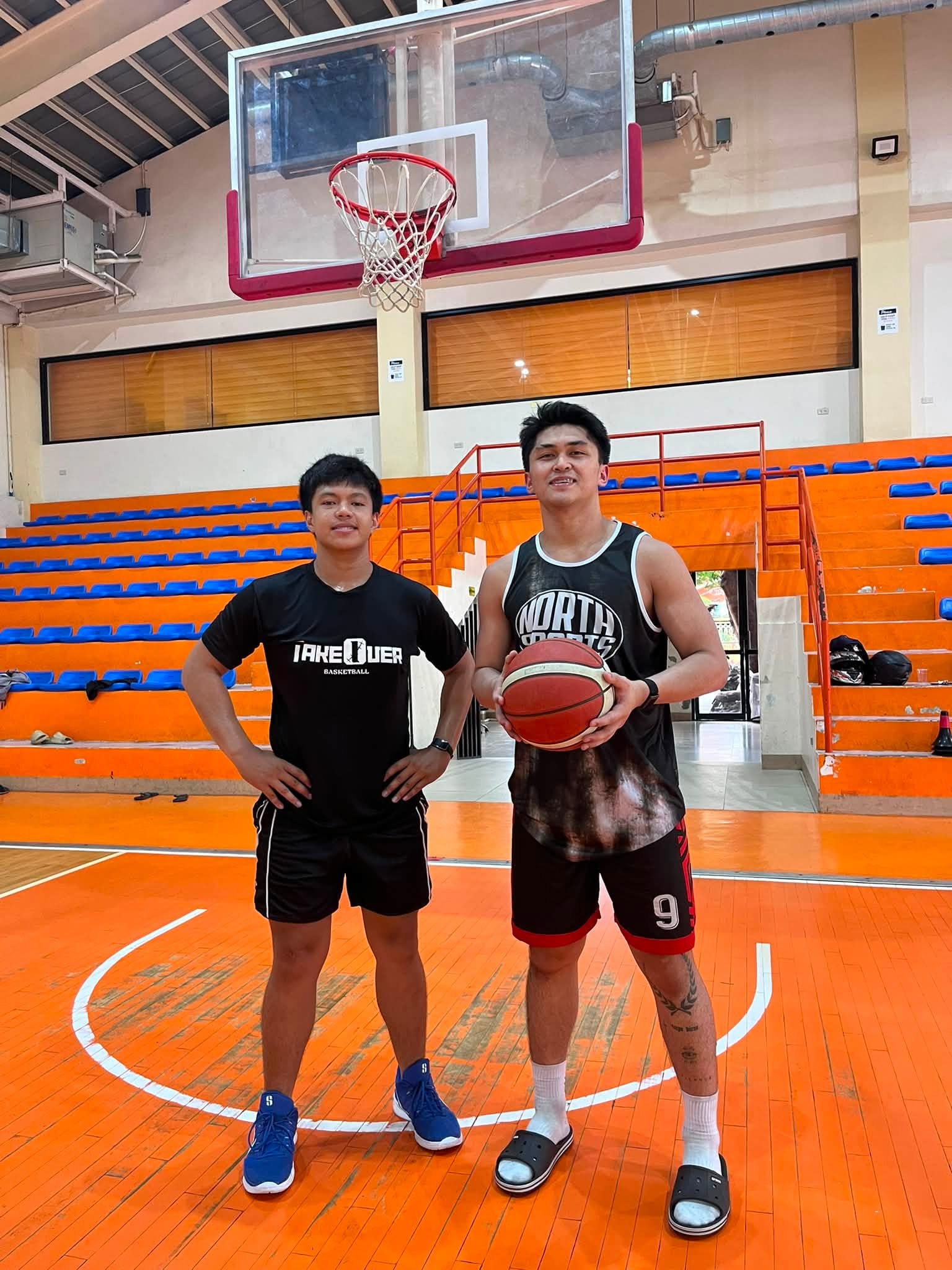Takeover Basketball coaching session on an indoor court