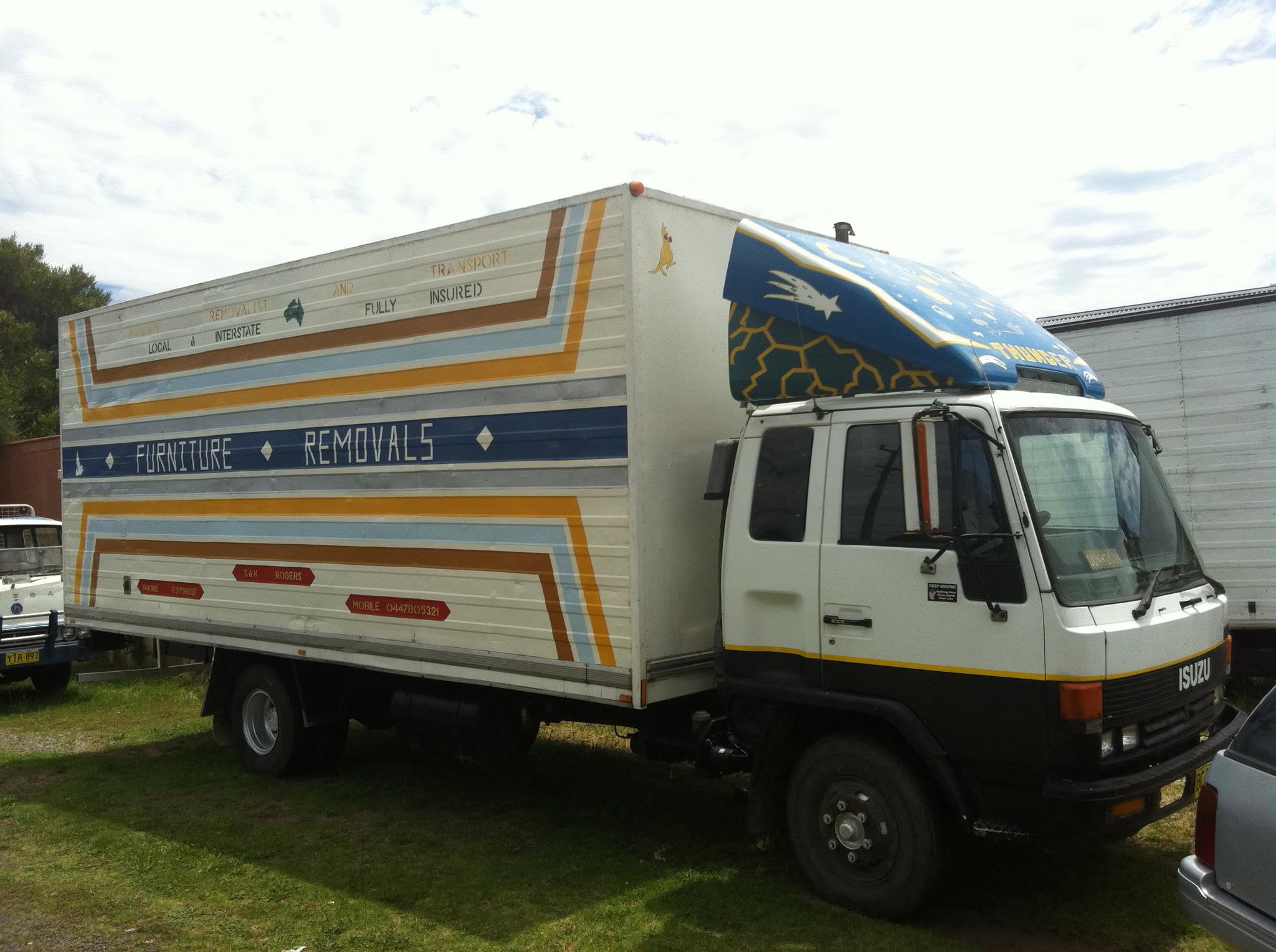 Kandos Removalist and Transport Isuzu truck ready for a job