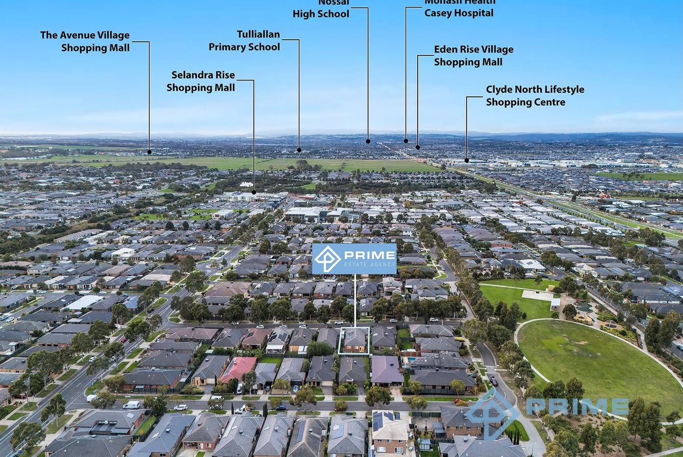 Aerial view of South East Melbourne suburb showing property locations and local amenities