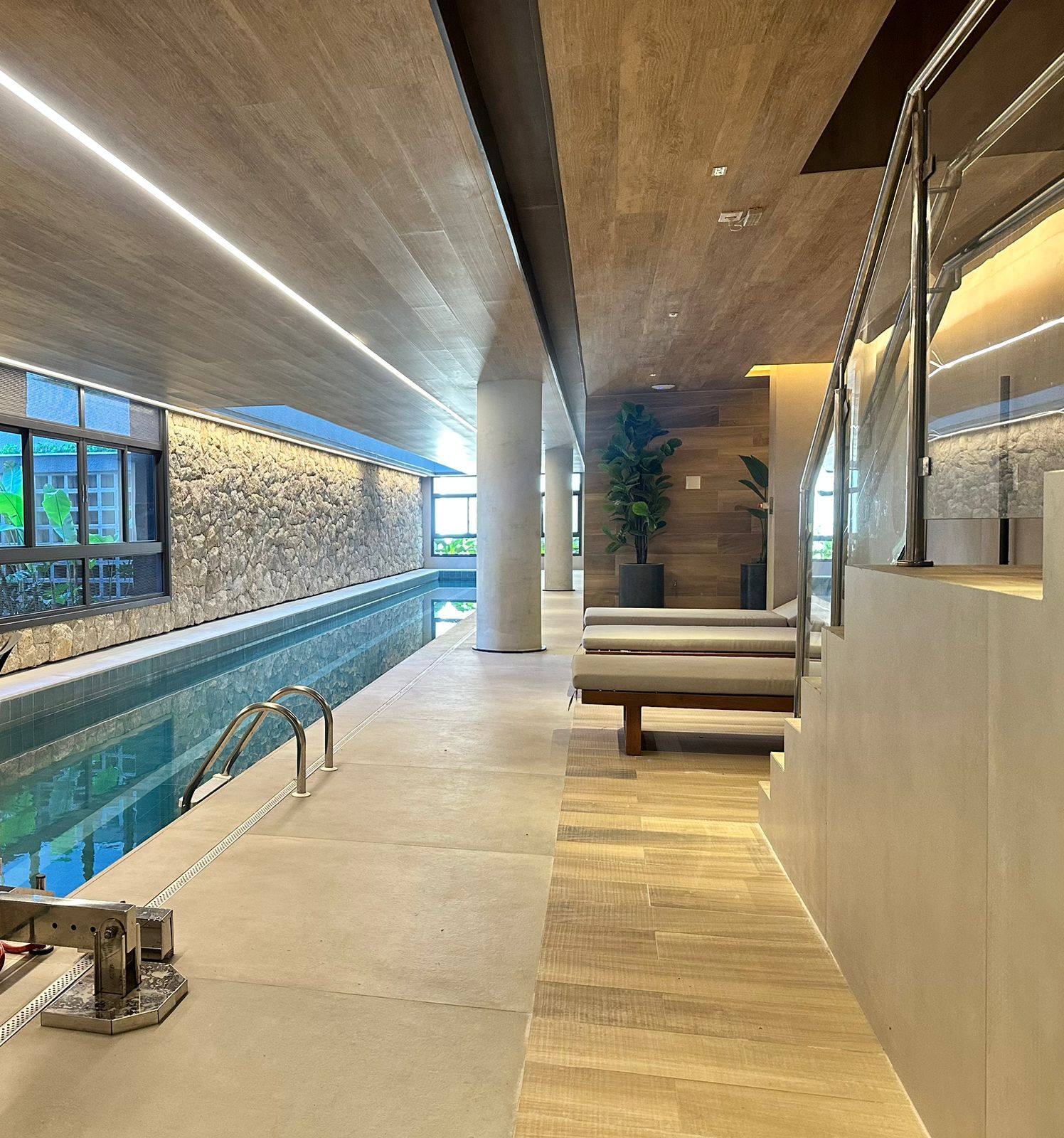 Piscina coberta - Área Comum