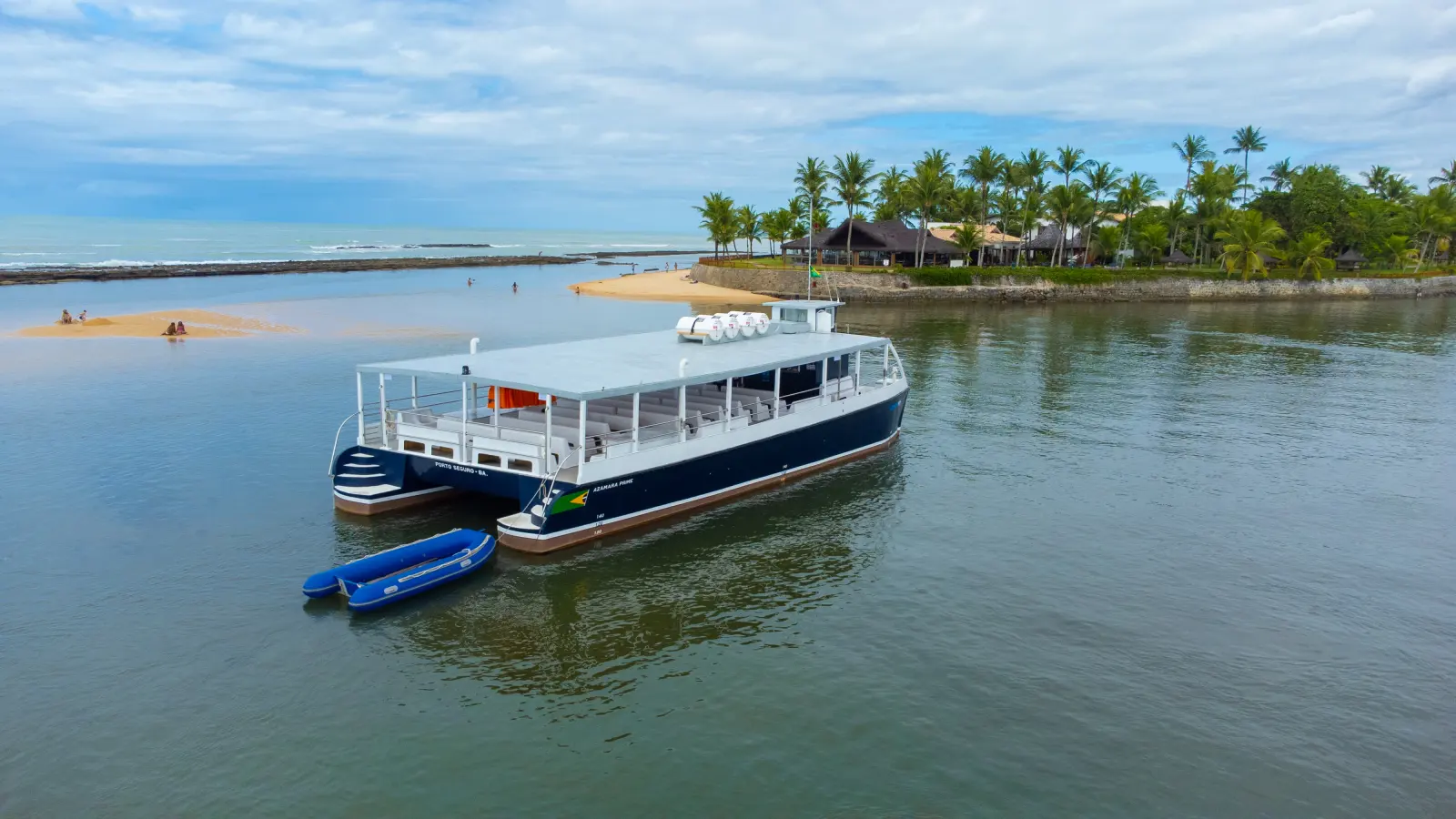 Catamarã Azamara Prime em Porto Seguro