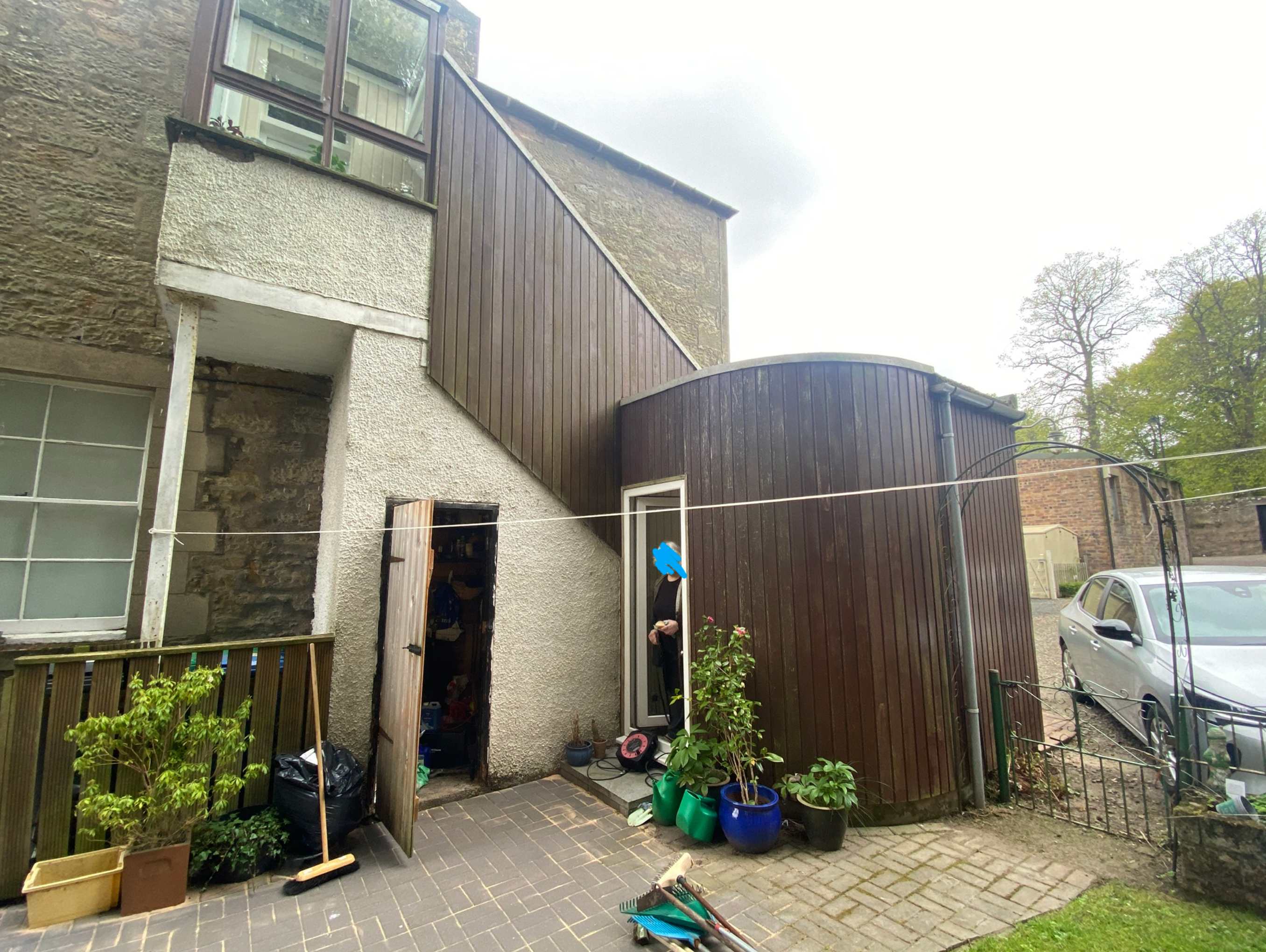 Original structure - rusty brown finish
