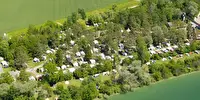 Luftaufnahme der Campinganlage am Rhein