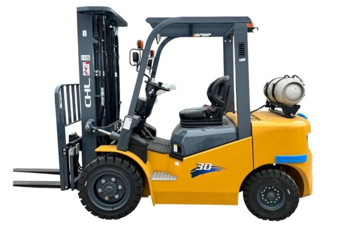 CHL CPYD30 propane powered forklift with 6000 lb capacity available for forklift rental in Houston Texas