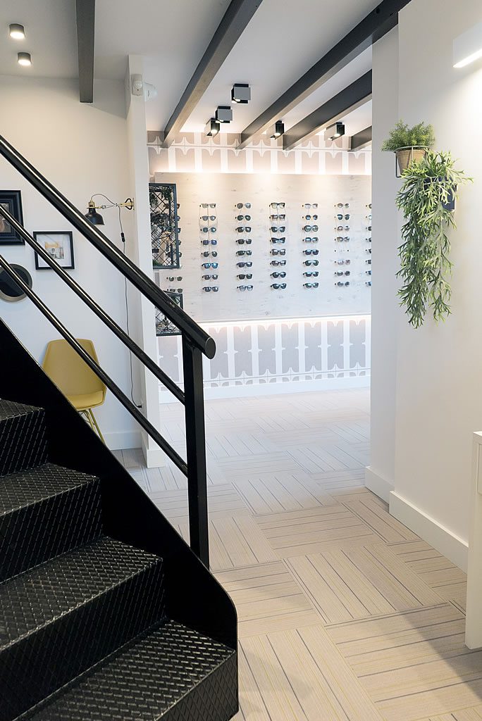 Interior de la botiga Optigramia