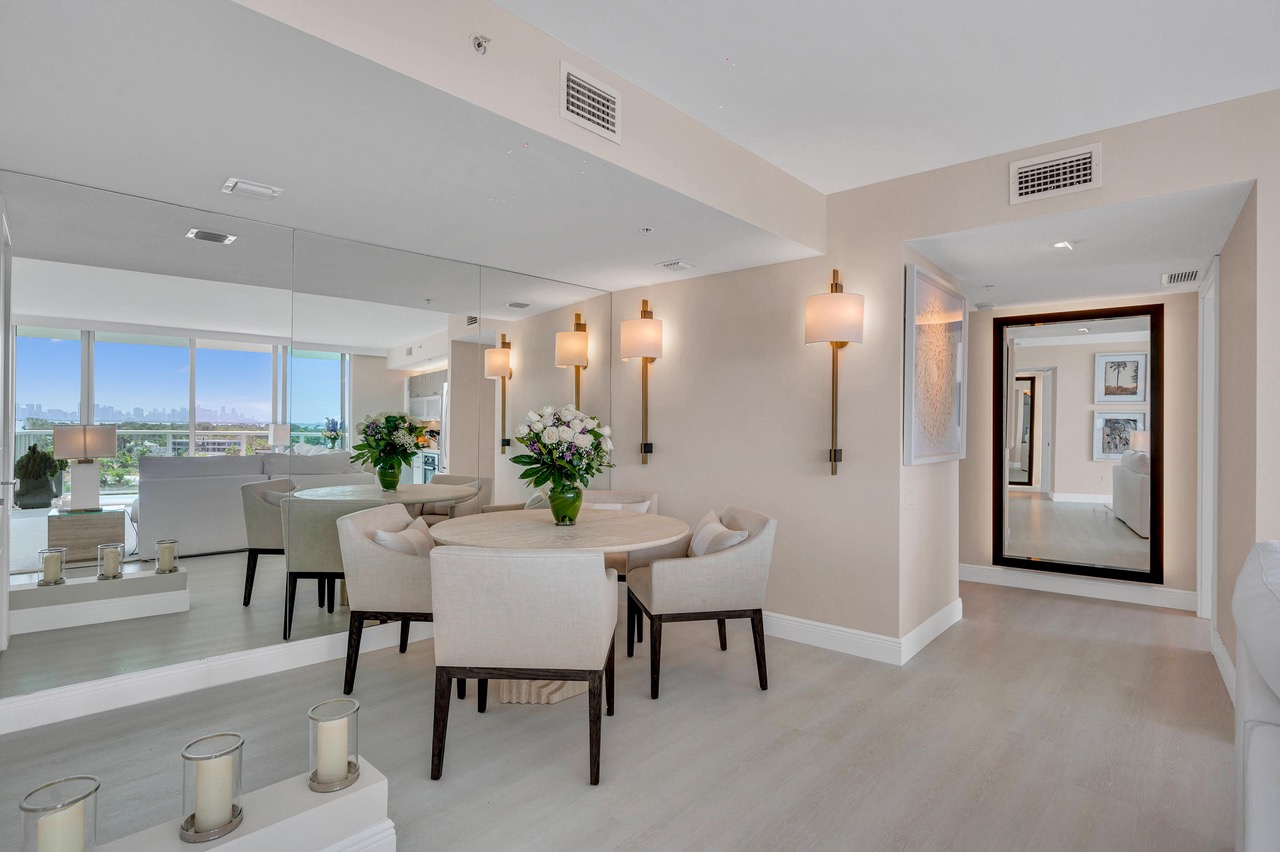 Miami Apartment - Dining Area