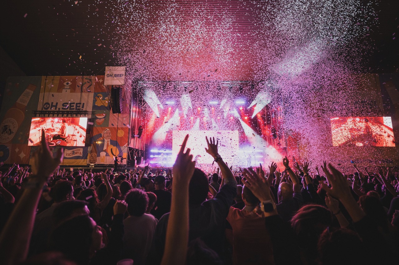Confetti plateado