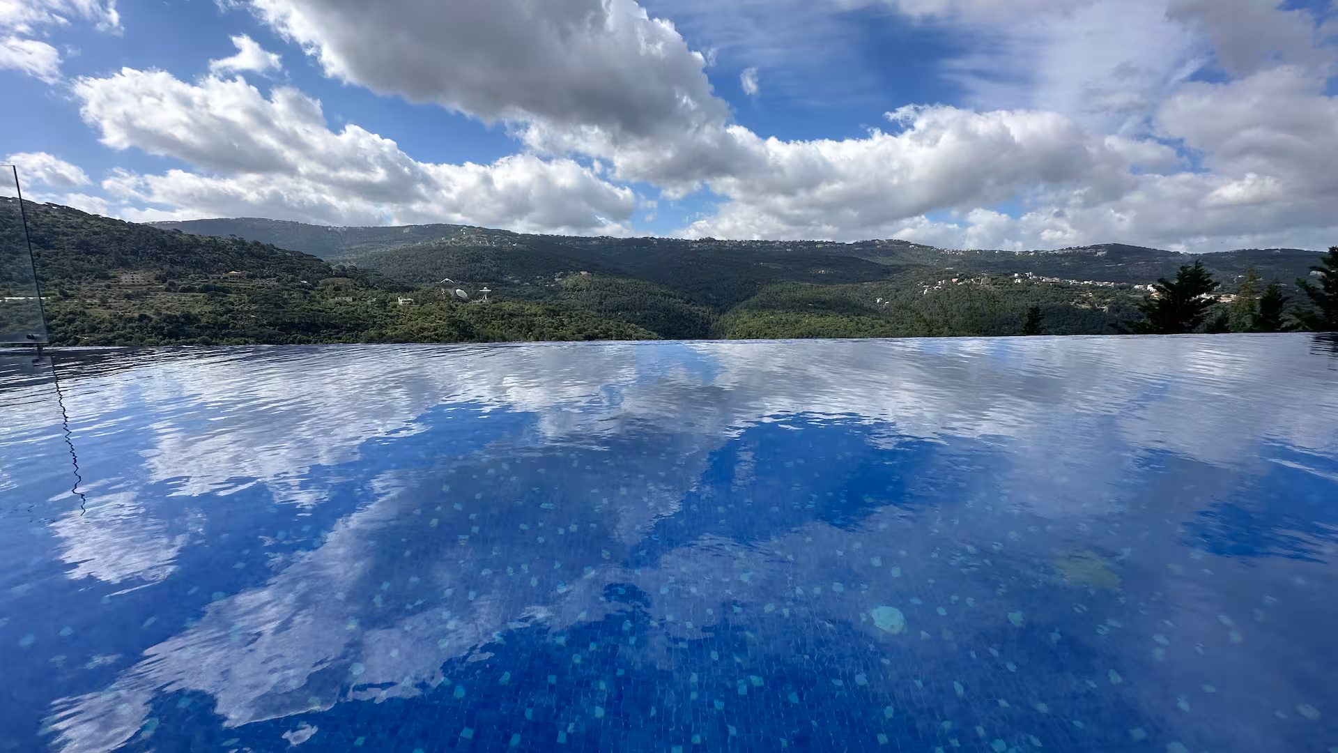 Zeinoun Villa: Infinity Pool