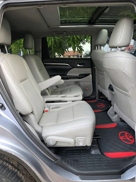 Rear seats