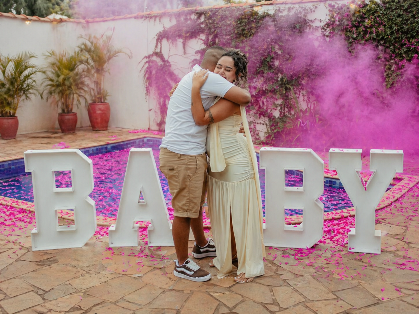Chá Revelação - casal celebrando