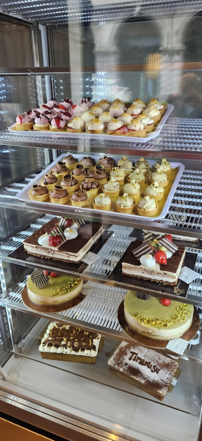 Mini pastries and tiramisu