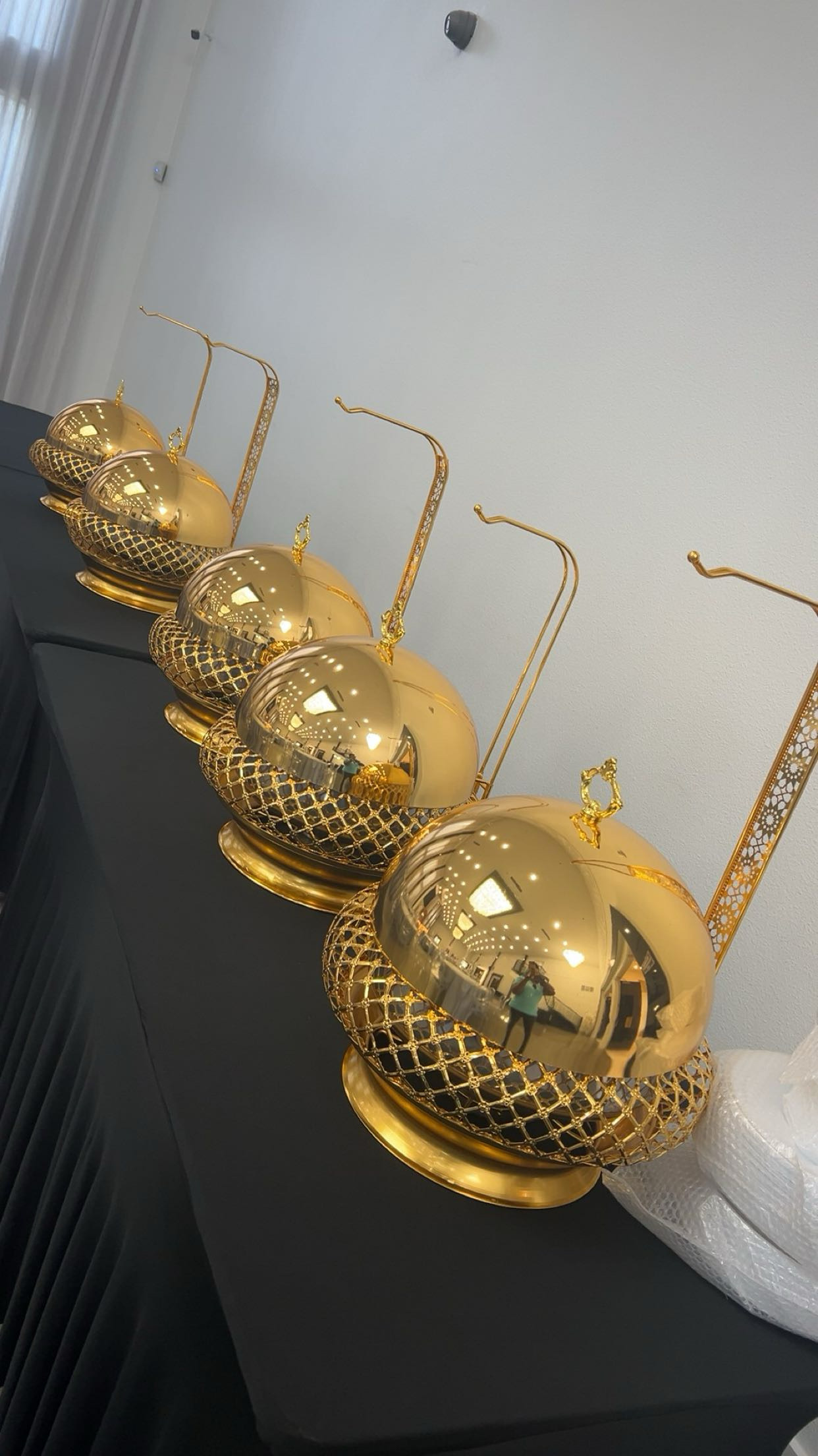 Gold round chafing dishes with lattice design
