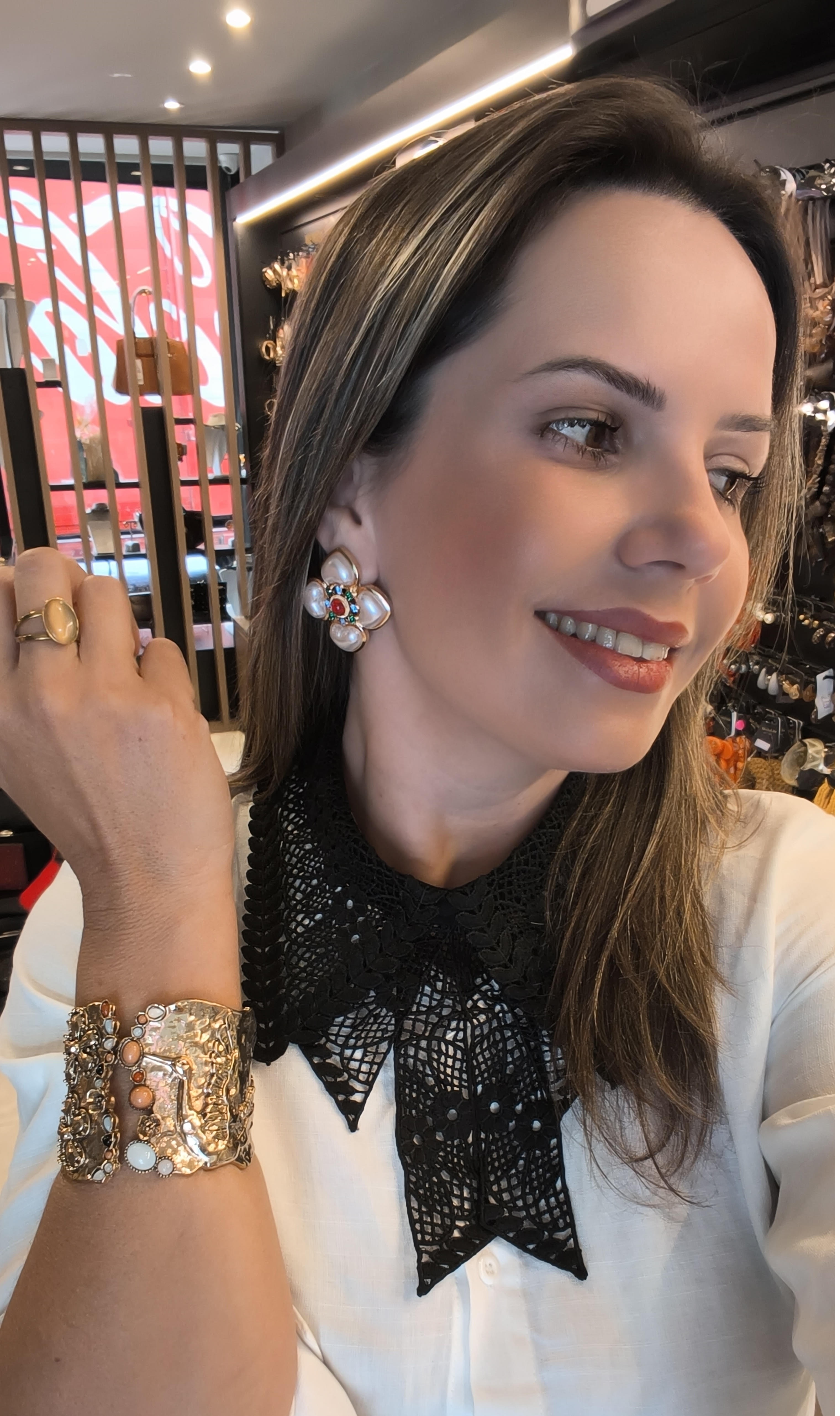 Semijoias Hela Gold - Brincos e pulseiras em semi-joias