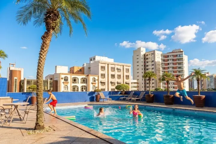 Piscina do Comfort Suites