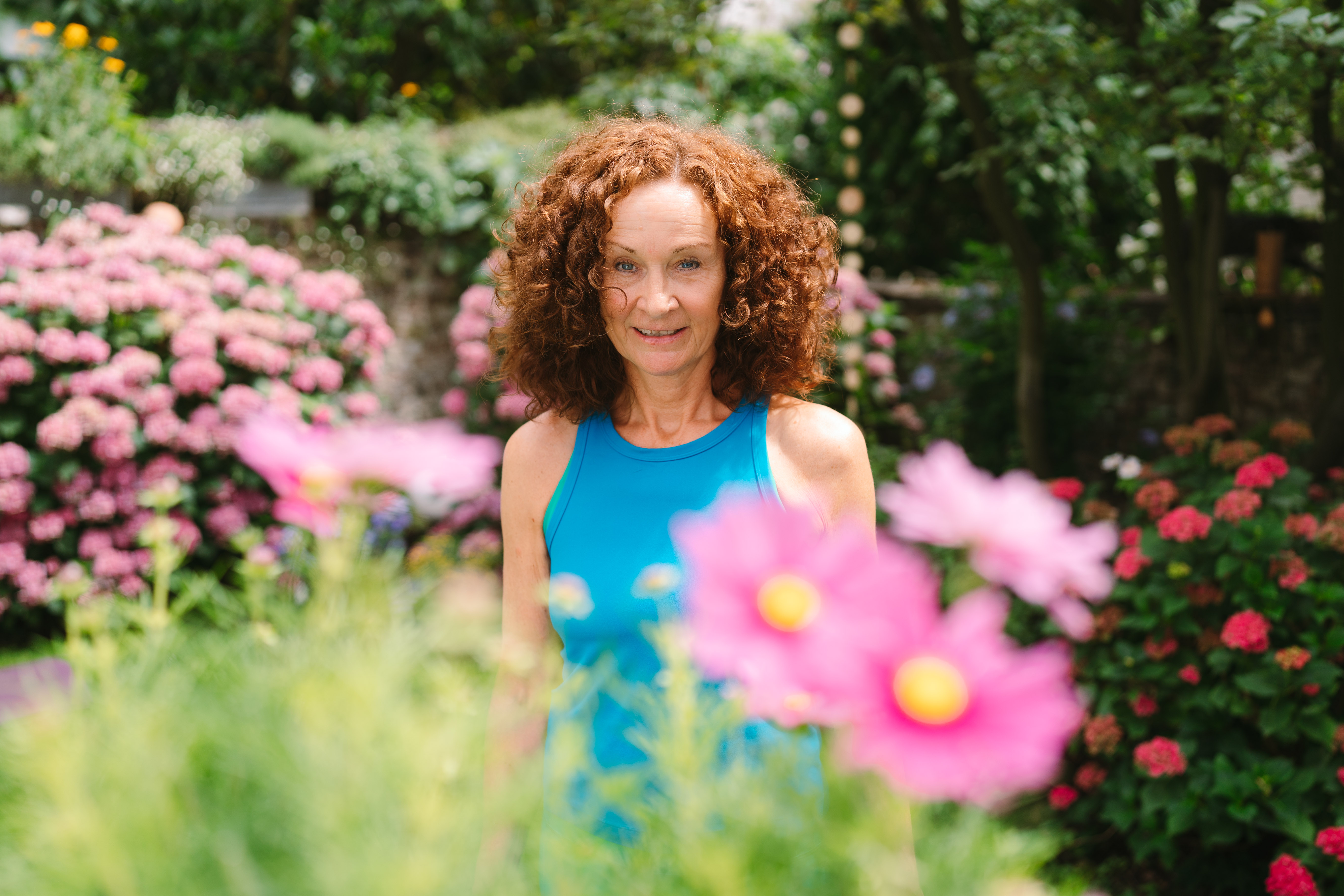 Susanne im Garten
