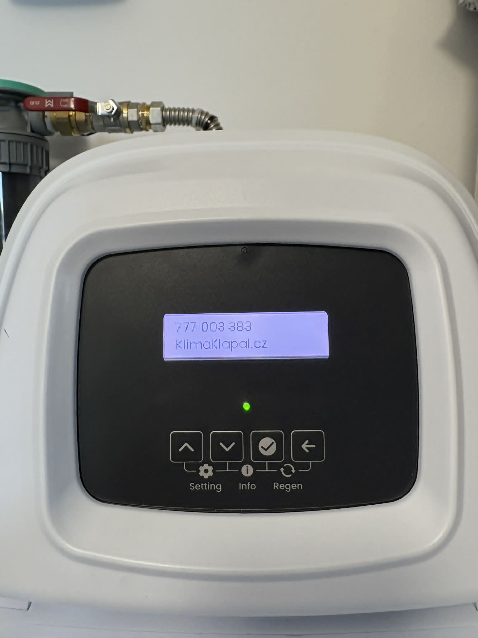 Inteligentní ovládací panel změkčovače vody