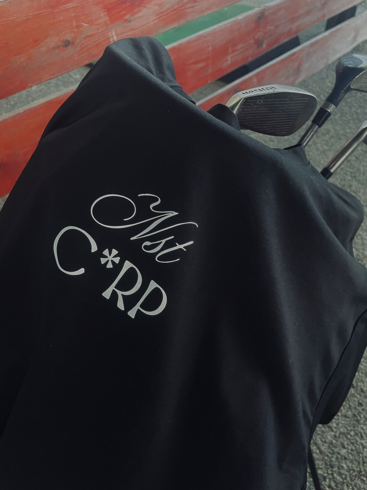 Camiseta Nst C*rp Negra