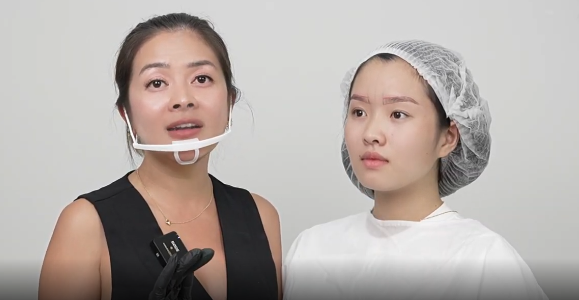PMU Training Course Demo - Instructor teaching eyebrow microblading technique