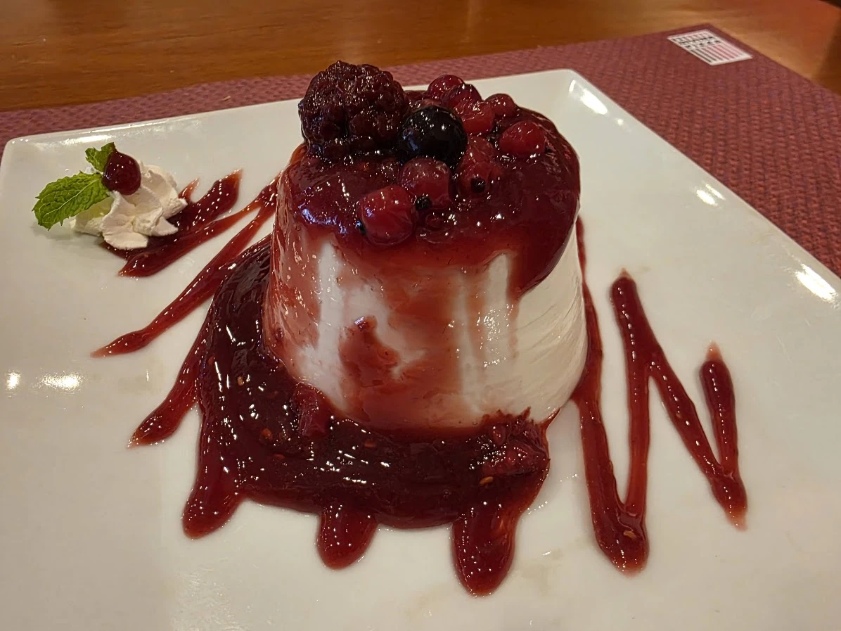Pannacotta con Frutti di Bosco