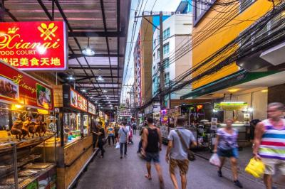 Pratunam Market Area