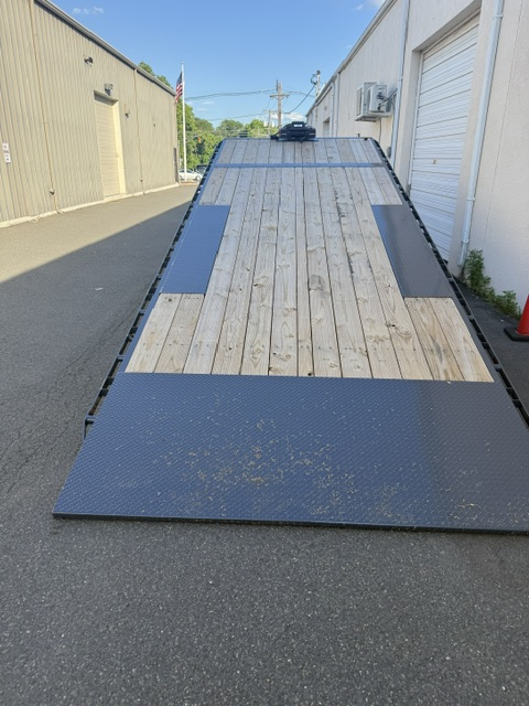 Deckover Tilt - Lamar 24ft - Detail view 4 - Premium rental option in Hillsborough Somerset County NJ