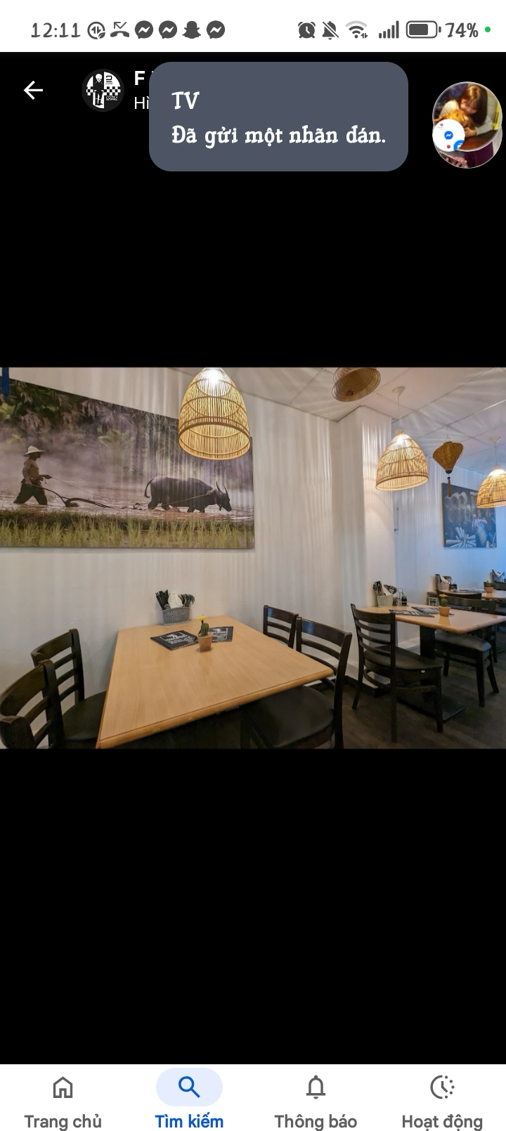 Viet Pho Restaurant Essbereich mit Wandmalerei