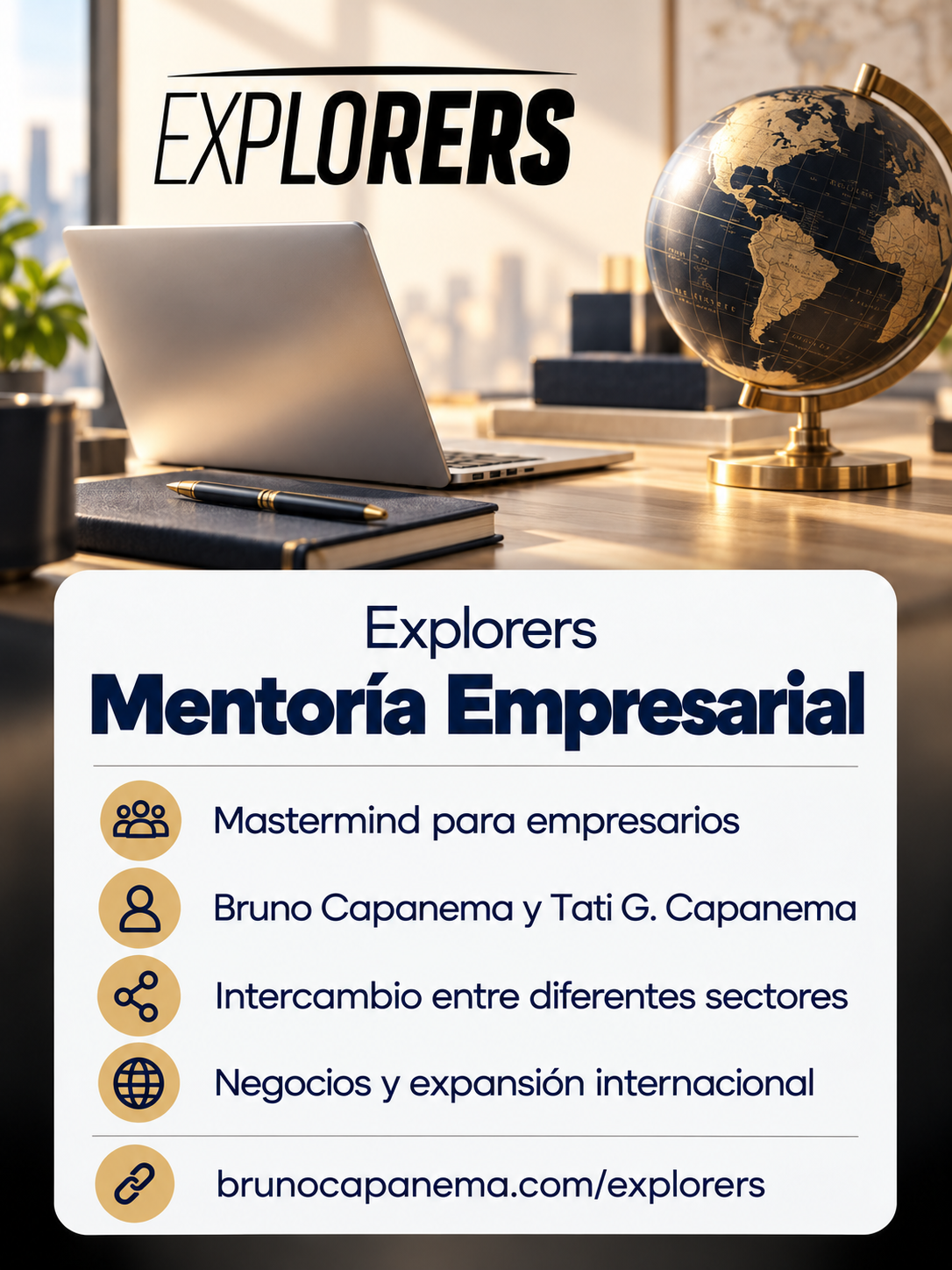 Presentación de la mentoría empresarial Explorers con una computadora y un globo sobre una mesa.