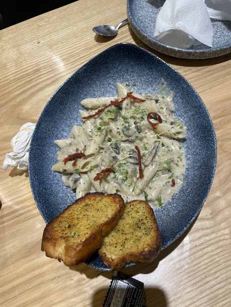 Creamy White Sauce Pasta