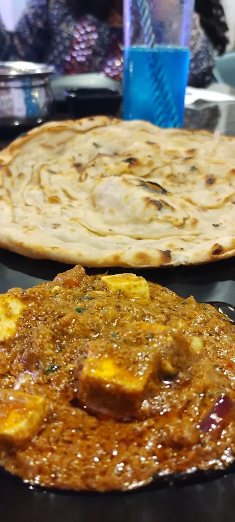 Paneer masala with laccha paratha