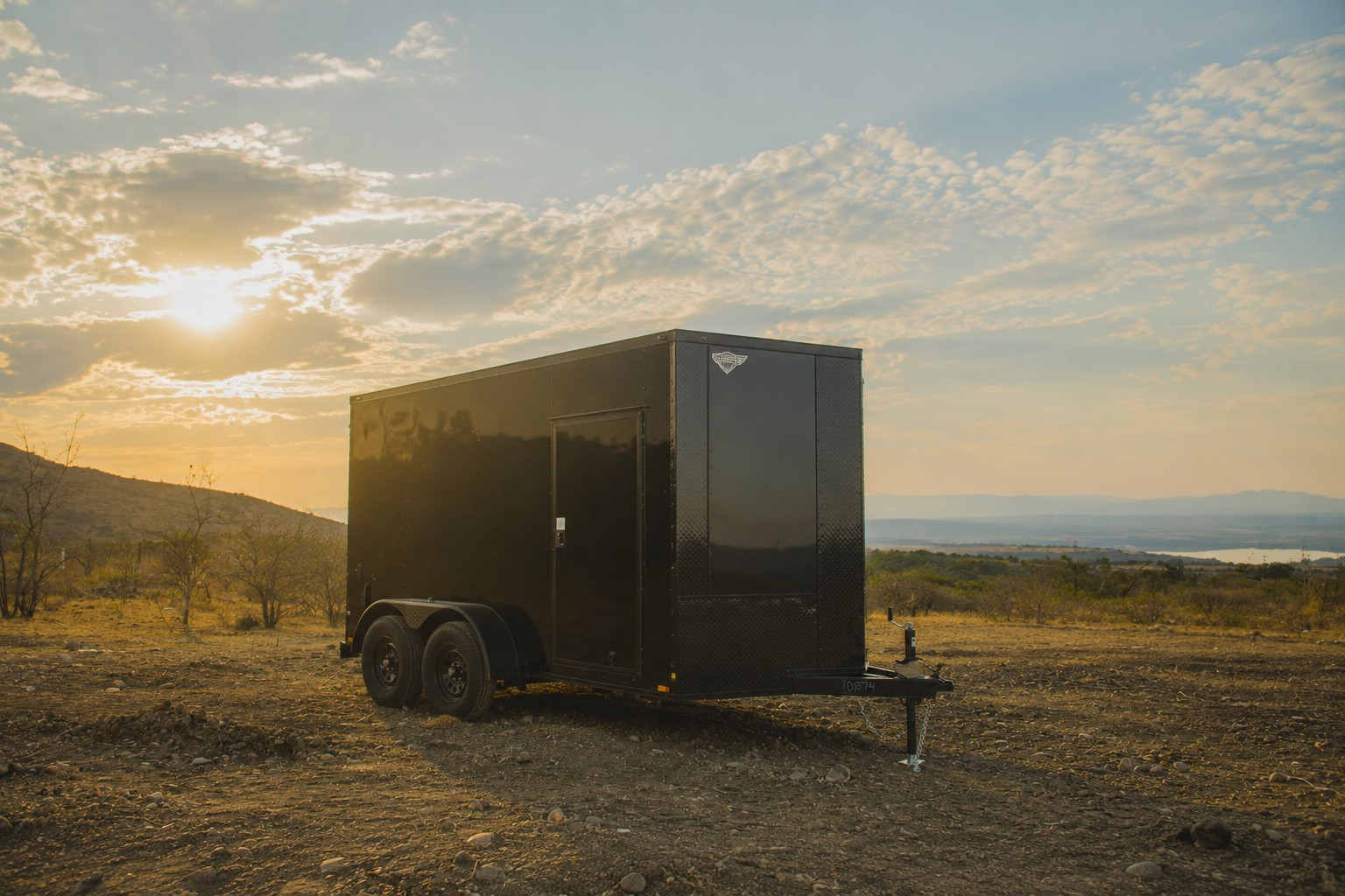 12' Enclosed Trailer thumbnail 2