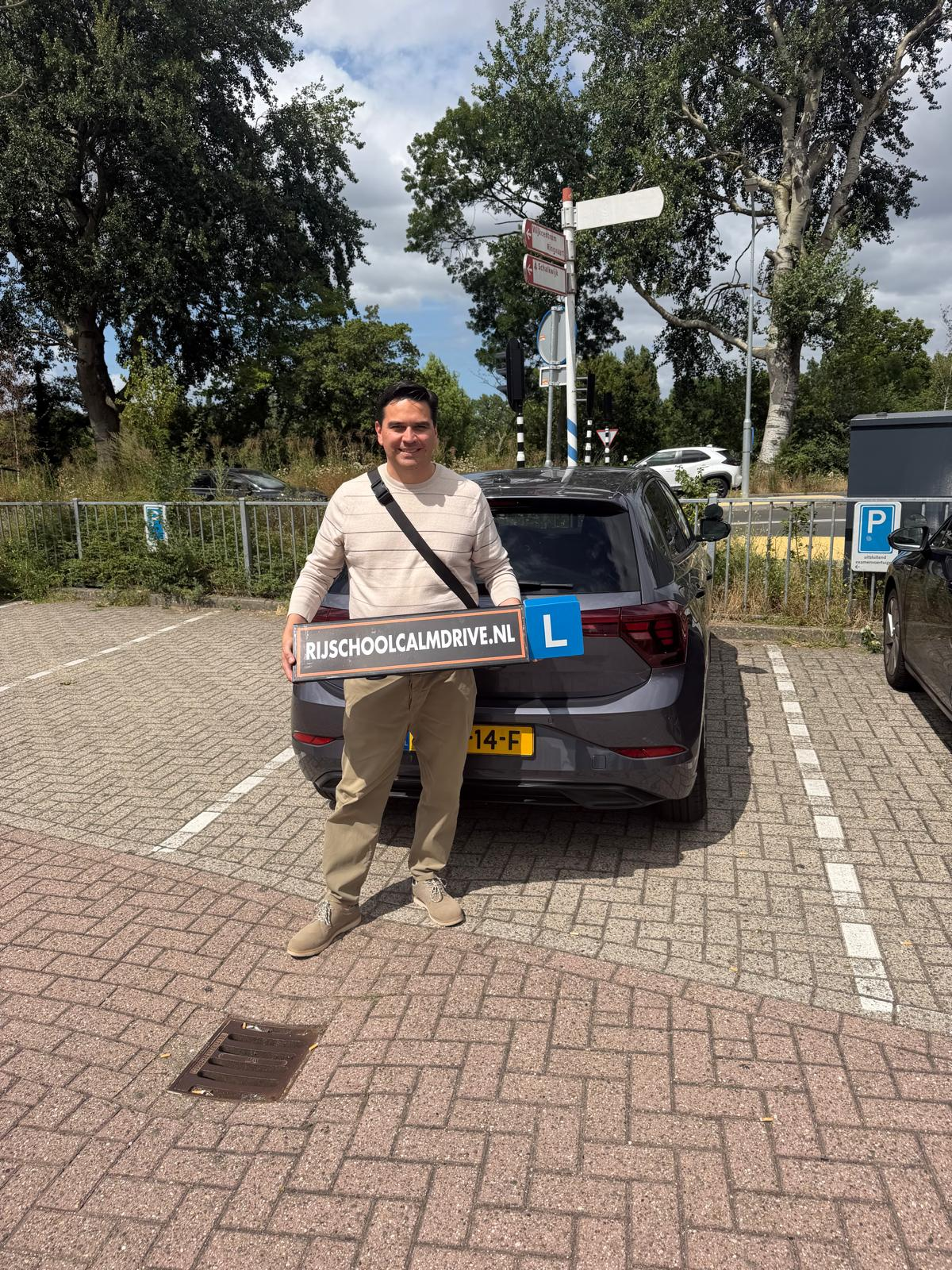 Persoonlijke begeleiding tijdens een opfrisrijles van Calm Drive