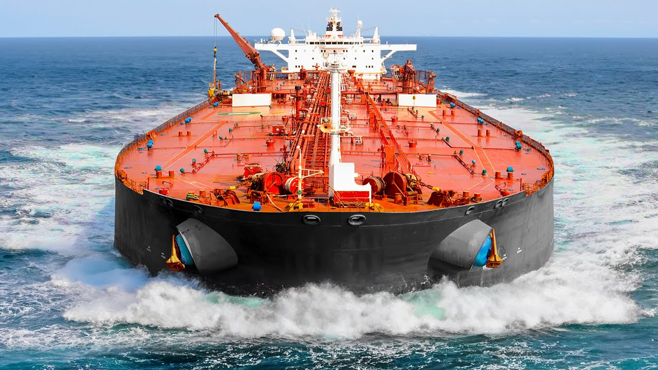 Oil tanker ship