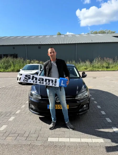 Geslaagde leerling van Rijschool Shami uit de regio Zaanstad