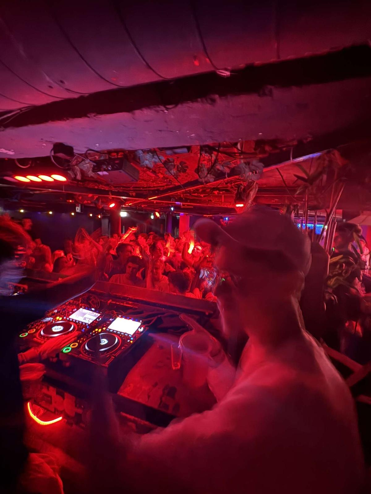 Night energy - crowd