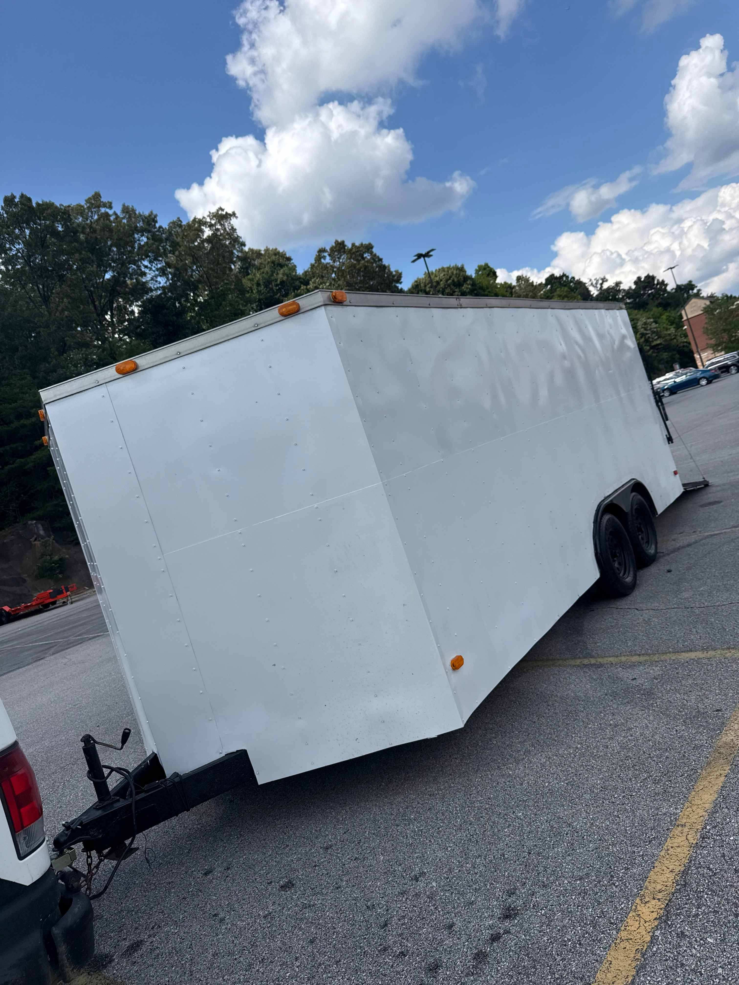 18ft Enclosed Trailer - Full side view