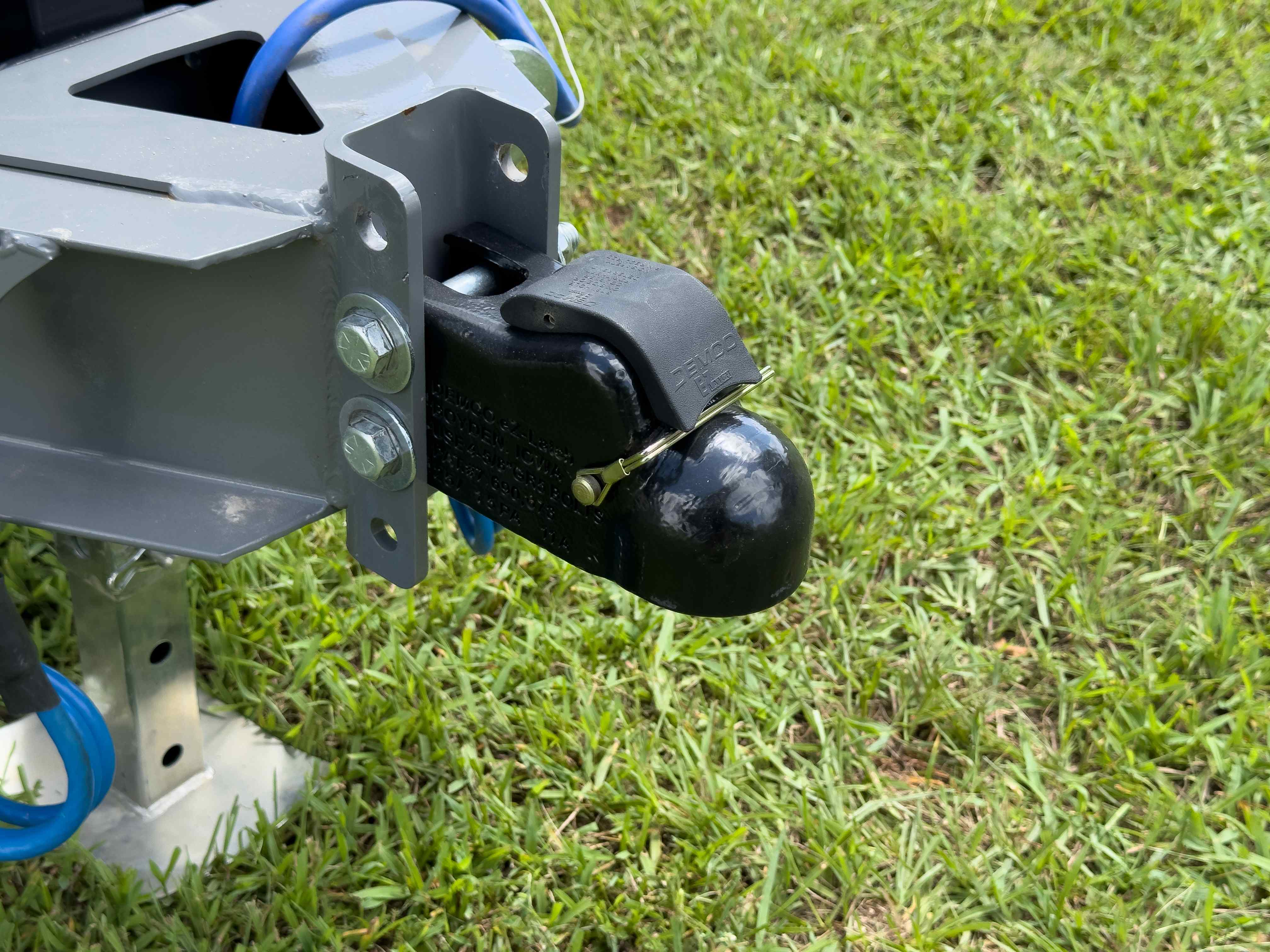 Diamond C dumpster trailer 2-5/16 inch ball coupler close-up