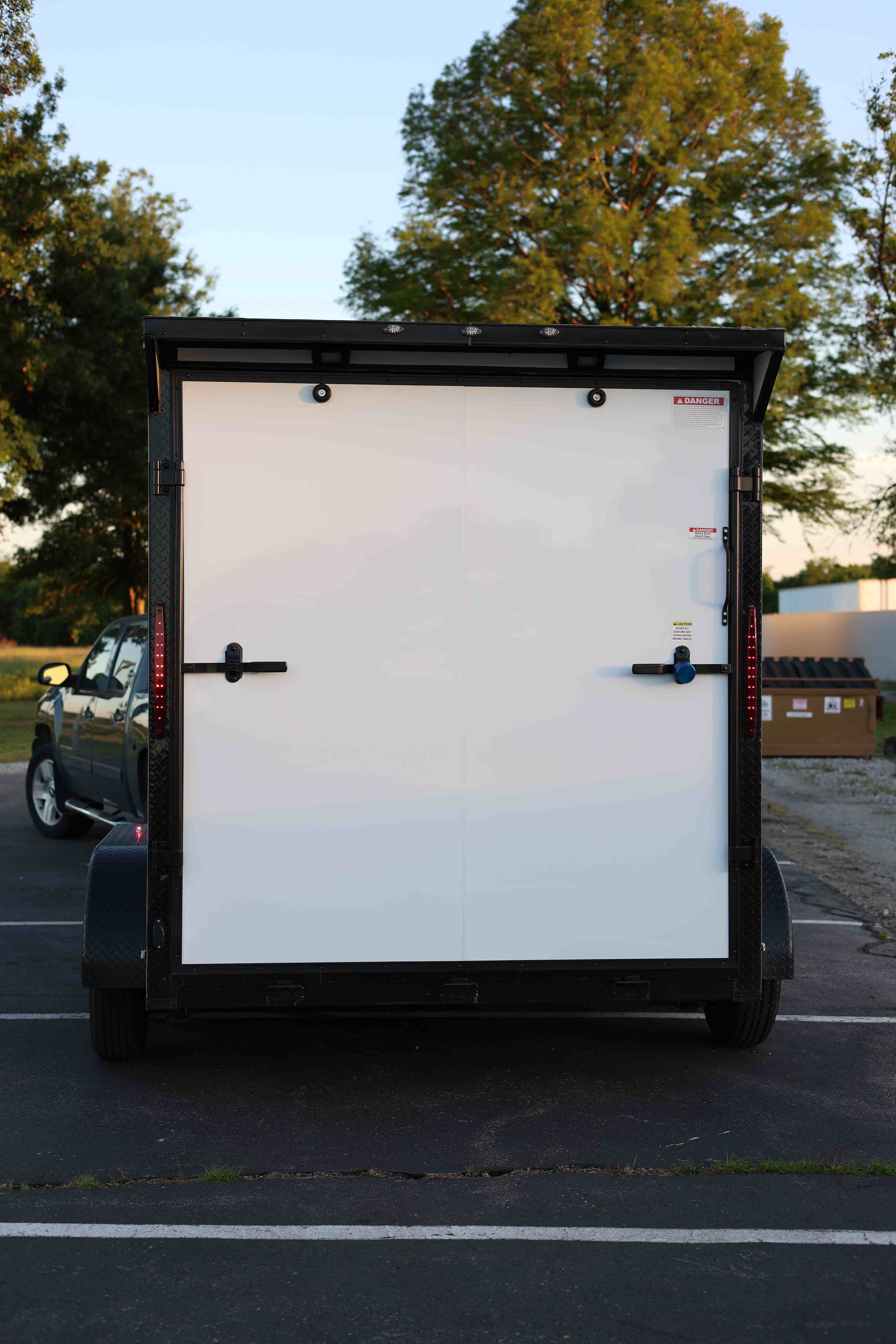 12ft Enclosed Trailer thumbnail 4