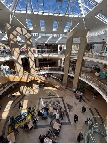 Atrium der Rathaus Galerie Wuppertal