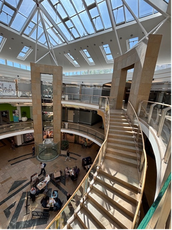 Atrium der Rathaus Galerie Wuppertal